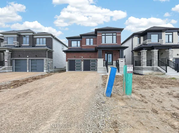 14 Legacy Cir, Wasaga Beach, ON L9Z 0L8