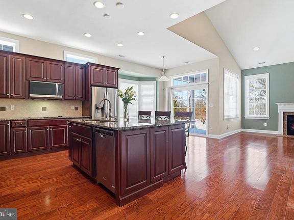 4th image of 4855 Spencer Dr