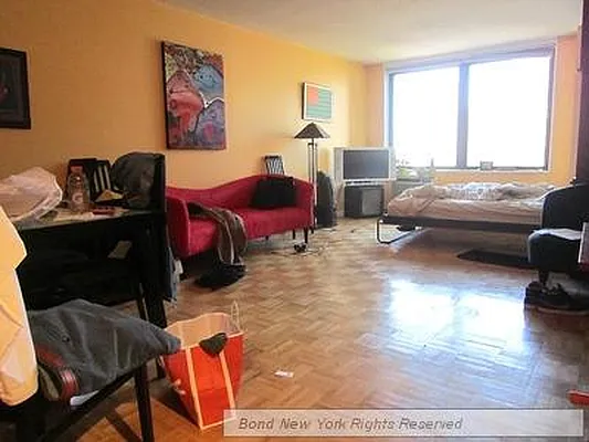 Rented by Bond New York | media 18
