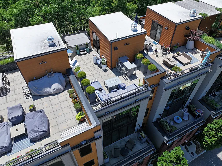 509 W 7th St — Photo 3