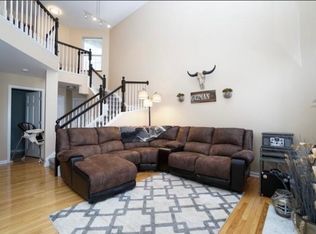 2840 Cobblestone Dr, Prairie Grove, IL 60012