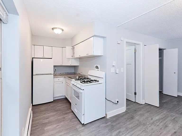 Parkline Flats — Photo 9