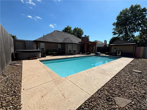 3603 W Hemlock St, Rogers, AR 72756
