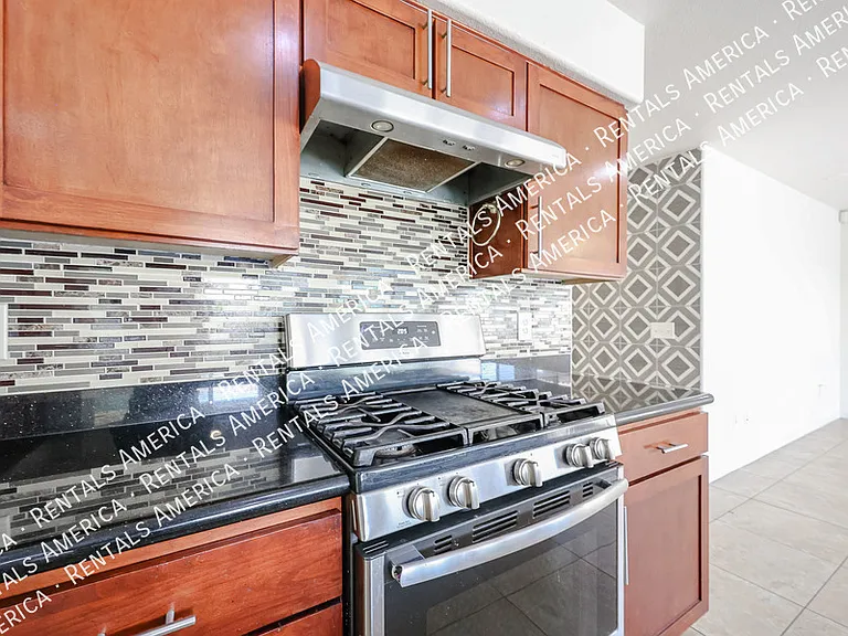 820 N Granada Dr — Photo 28