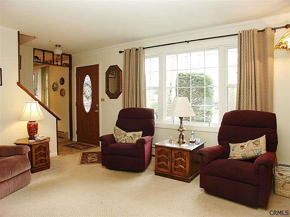 5th image of 13 Longview Dr