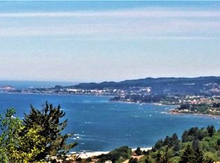 110 Ridge Rd, Smith River, CA 95567