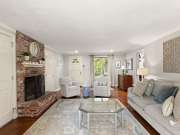 2nd image of 9 Perkins Ln