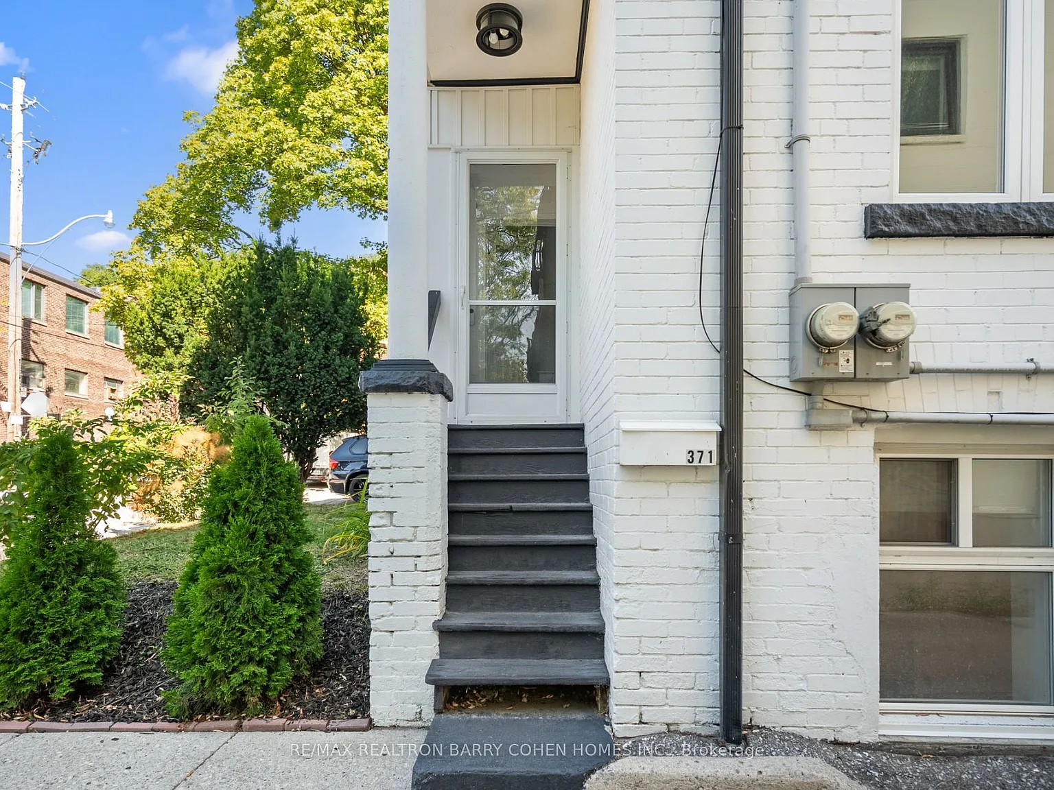 2 bed, $3,200 — Photo 2