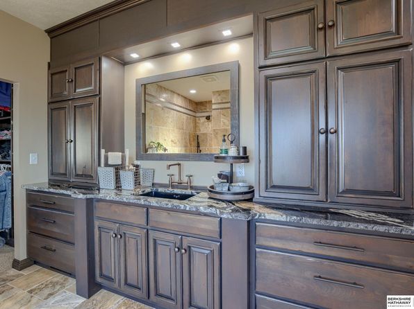 1305 Spring Oak Est, Auburn, NE 68305