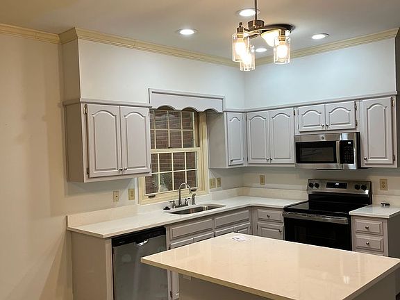 2nd image of 1100 Stonegate Dr Lot 227