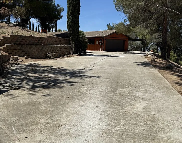 27258 Kiavo Dr — Photo 3