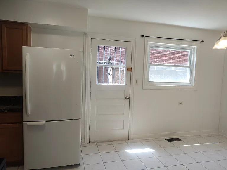1411 W Touhy Ave — Photo 37