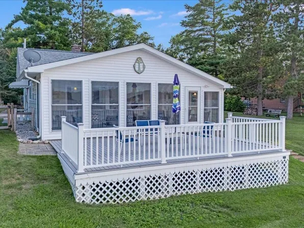 8414 Grace St, Hale, MI 48739