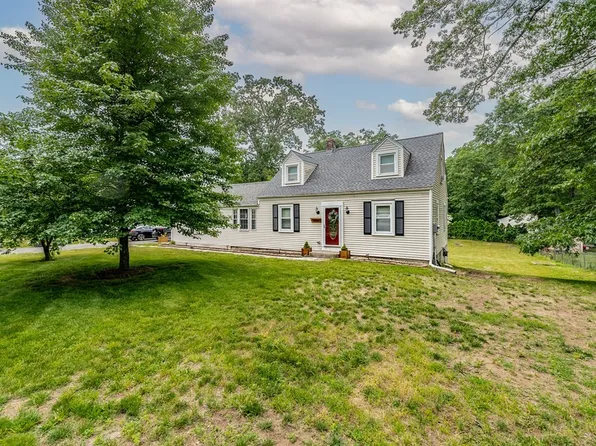 856 E Mountain Rd, Westfield, MA 01085