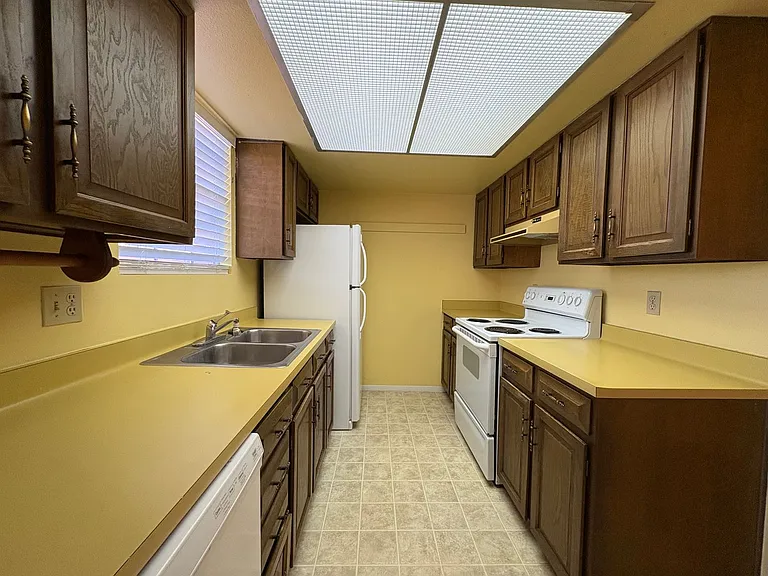 64 W Brown Rd — Photo 7