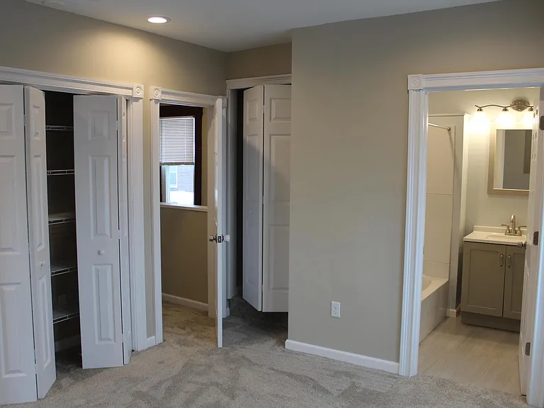 4030 Penn Ave #2 — Photo 11