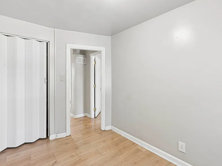 2801 Hinsdale Dr — Photo 1