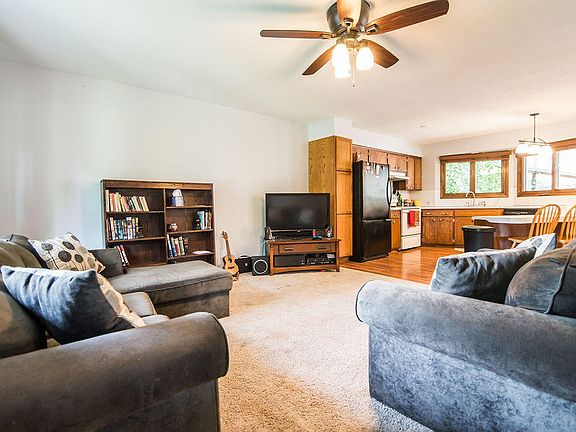 2nd image of 208 Fairview Dr