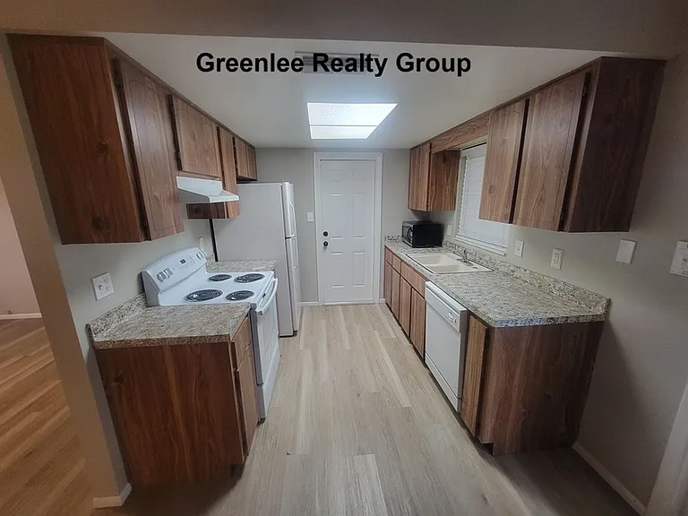 1305 Calamondin Dr — Photo 7