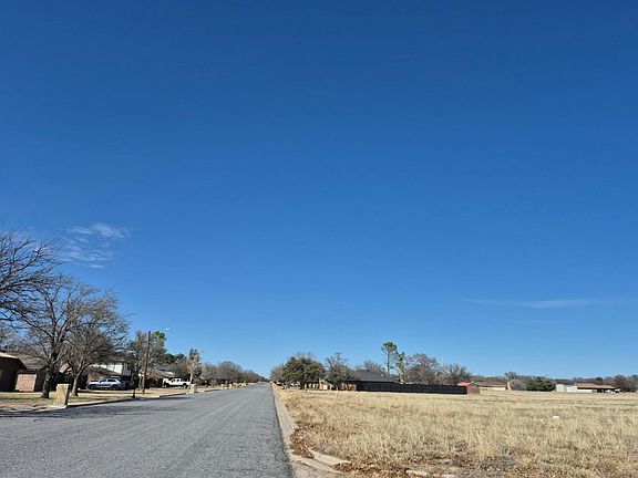 4th image of 2220 Rice Dr