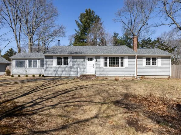 100 Rose Hill Rd, Saunderstown, RI 02874