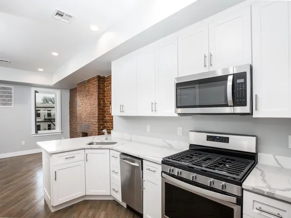 523 Willow Avenue image 5 of 9