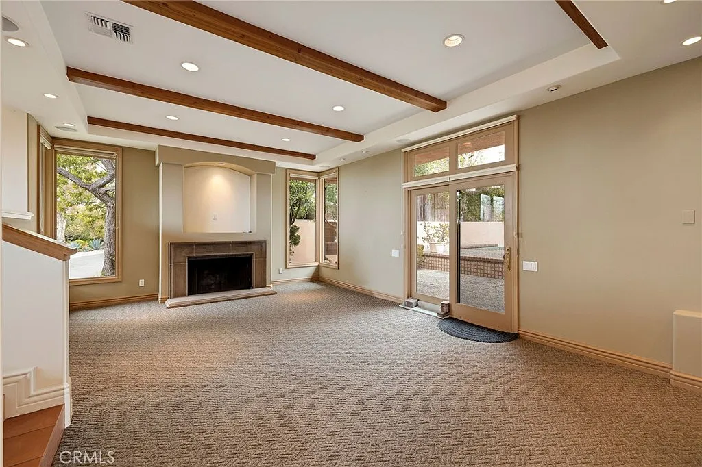 5 bed, 4251 sqft, $13,000 — Photo 4