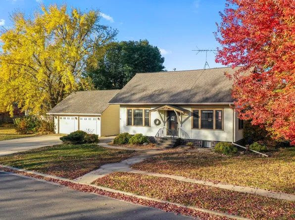 206 1st Ave SW, Blooming Prairie, MN 55917