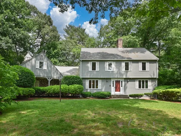 18 Strawberry Hill Ln, Danvers, MA 01923