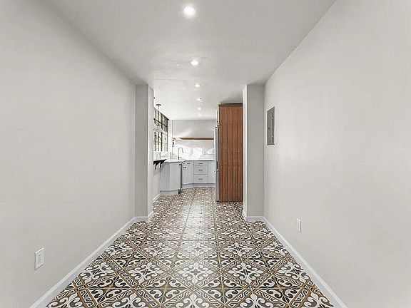 2nd image of 1345 N Franklin St #1