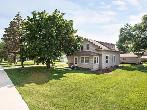 718 N Main St, Starbuck, MN 56381