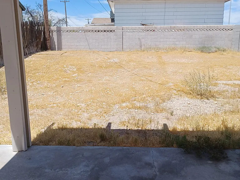 500 Slayton Dr — Photo 12