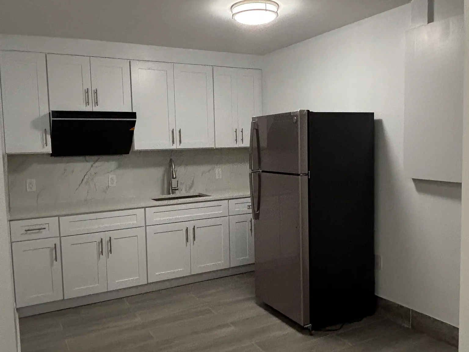 1 bed, 550 sqft, $1,900 — Photo 2