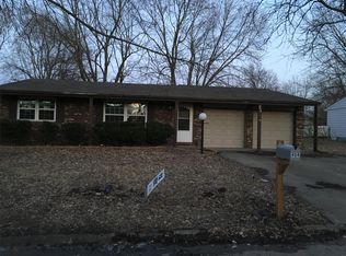 404 Country Meadow Ln, Belleville, IL 62221