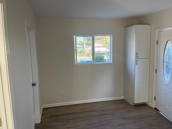 4th image of 3193 Carlton Dr