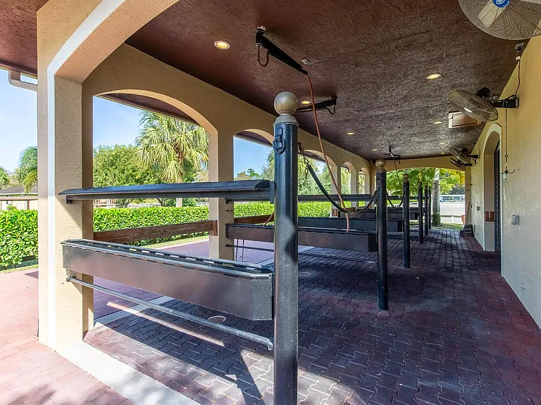 14943 Paddock Dr — Photo 25