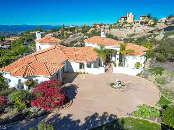 29269 Meadow Glen Way W, Escondido, CA 92026