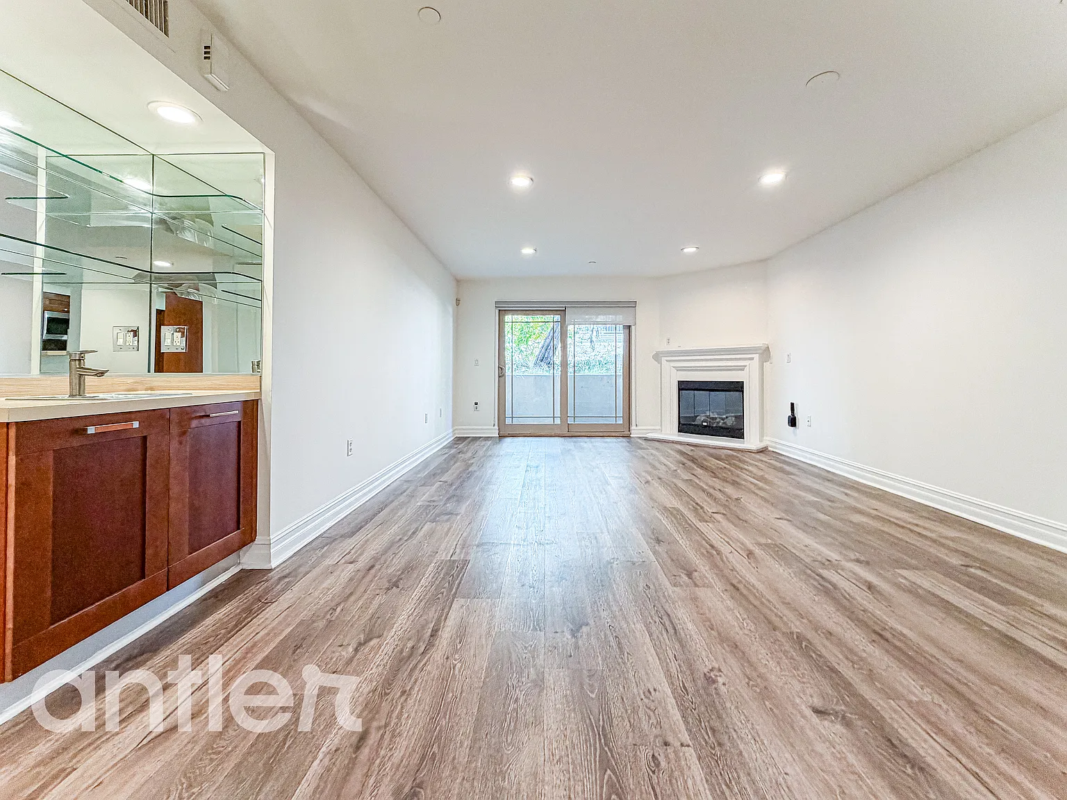 2 bed, 2.5 bath, 1400 sqft, $4,195 — Photo 1