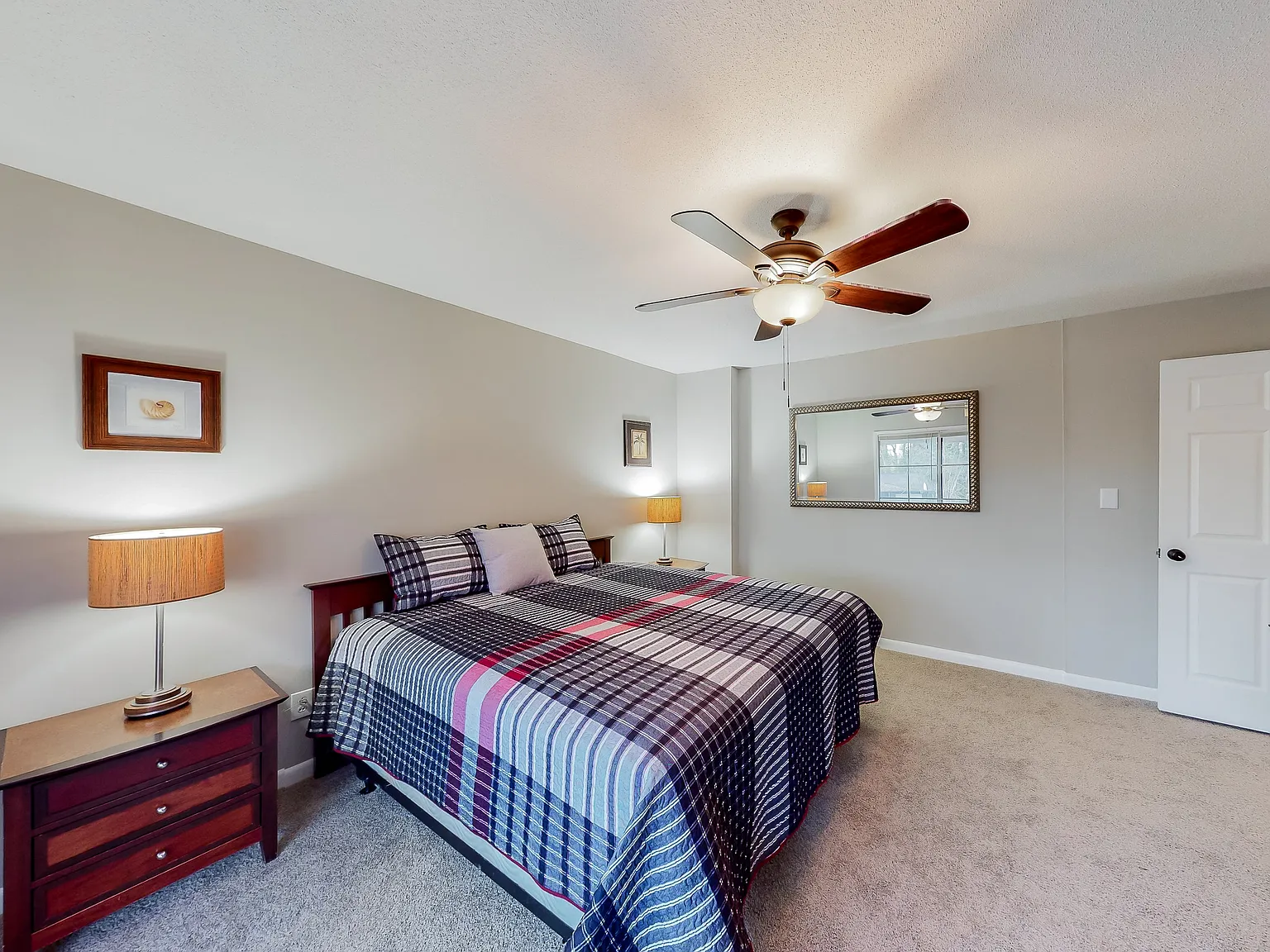 4 bed, 2.0 bath, 1640 sqft, $815 — Photo 2