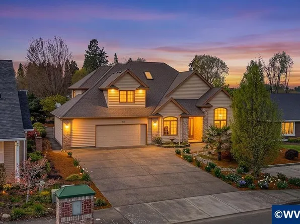 2815 Hazelnut Dr, Woodburn, OR 97071