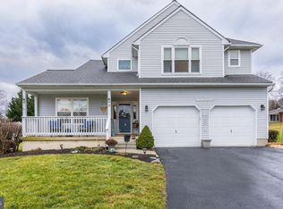 2 Cobblefield Dr, Newark, DE 19713