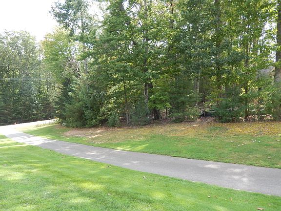 3rd image of 91 Hanning Dr