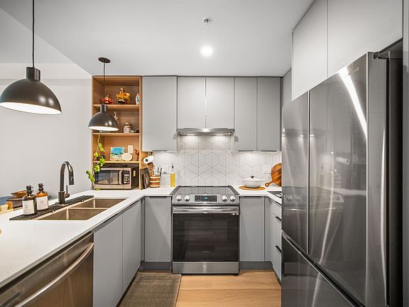 4th image of 10778 138th St #307