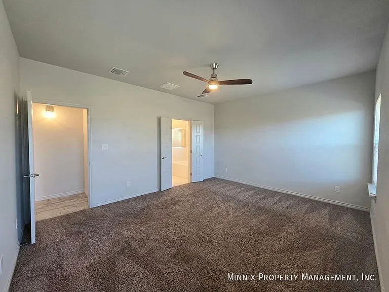 2105 Congress St — Photo 9