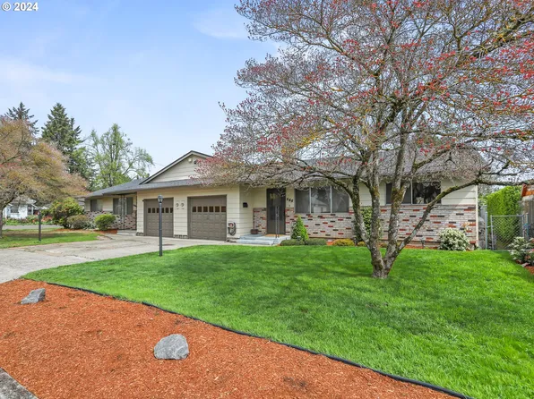 565 Barton Ave, Gladstone, OR 97027