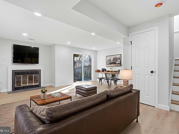 4th image of 15327 Inlet Pl