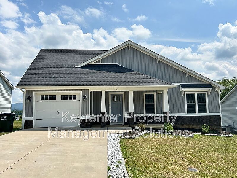 1st image of 42 McIlwee Ln