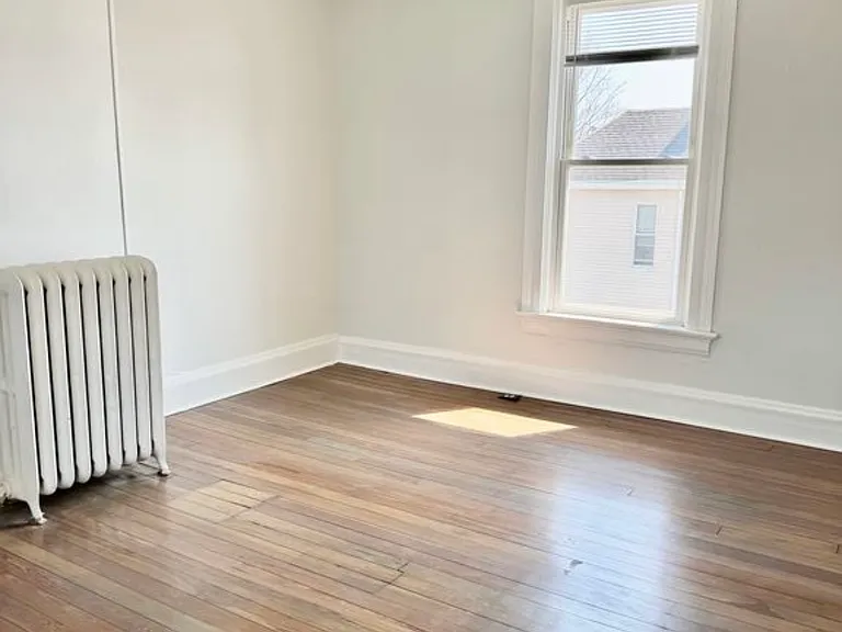 6828 Kenton Ave — Photo 13
