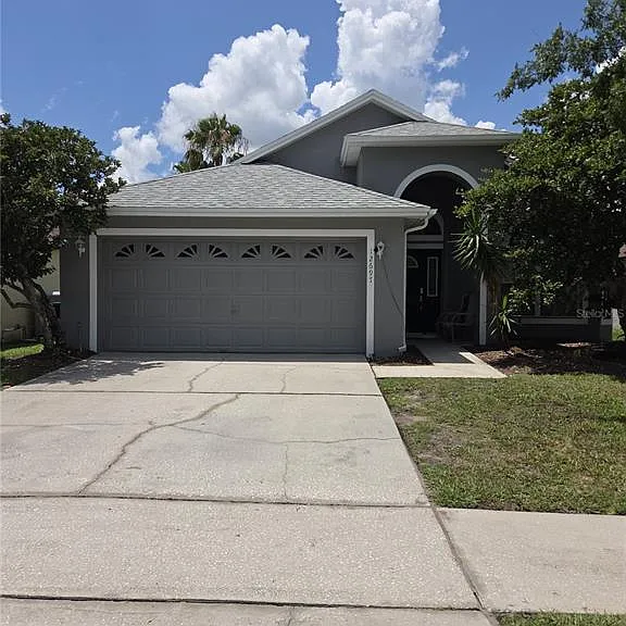 12697 Enclave Dr — Photo 2