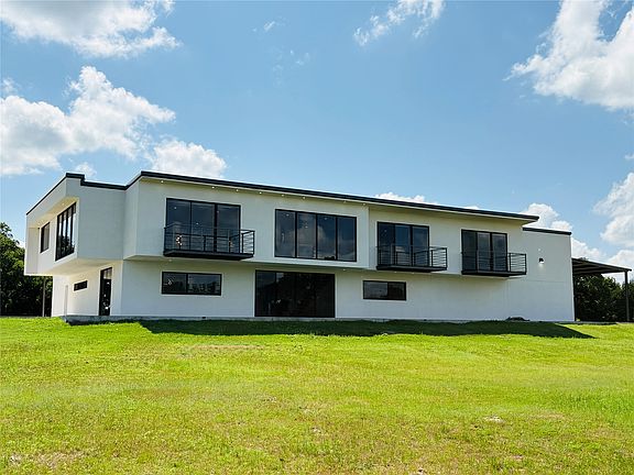 3rd image of 546 Mockingbird Rd